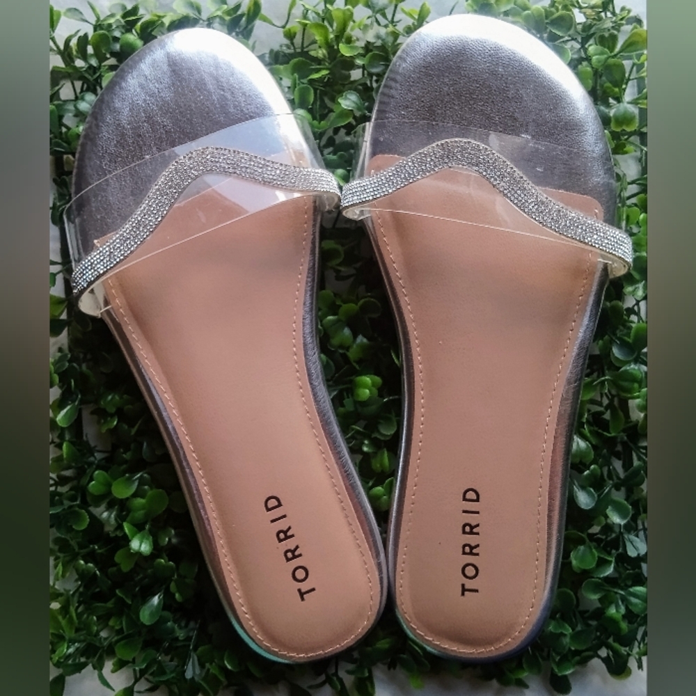 Torrid Size 7 WW Flat Sandals